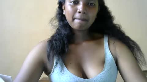 Snapshot of juicy_pretty chatting on 02-13-25, 11:28 stellah online show from 02-13-25, 11:28