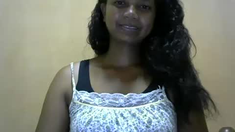 Snapshot of juicy_pretty chatting on 02-15-25, 07:06 stellah online show from 02-15-25, 07:06