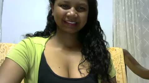 Snapshot of juicy_pretty chatting on 09-30-25, 01:32 stellah online show from 09-30-25, 01:32