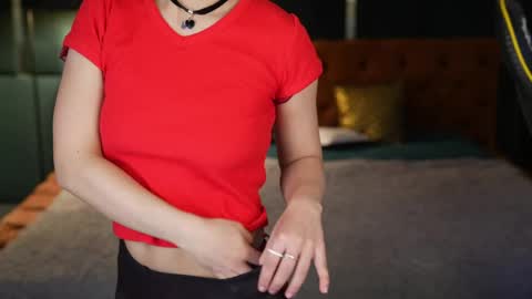 Snapshot of juicy_secrets_054 chatting on 05-02-26, 07:02 Elza online show from 05-02-26, 07:02