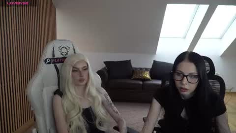 Snapshot of juicy_secrets_054 chatting on 07-03-26, 10:54 Elza online show from 07-03-26, 10:54