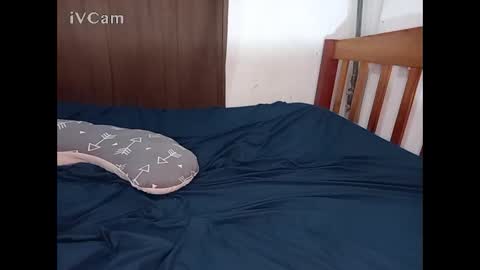 Snapshot of juicybooty_001 chatting on 01-27-25, 04:52 Sweetass online show from 01-27-25, 04:52