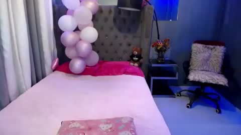 Snapshot of juicyliciousgirl chatting on 05-05-26, 01:08 Den online show from 05-05-26, 01:08
