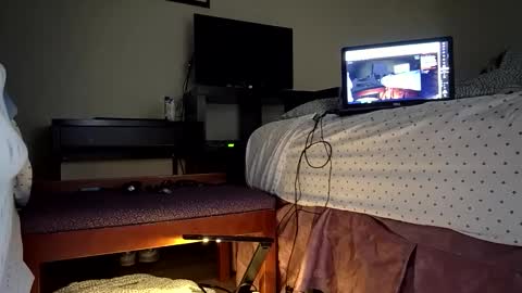 juicystraw online show from 10-15-25, 04:01