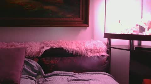 Juiicy Bunns online show from 02-25-25, 05:08