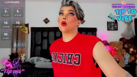 Snapshot of jujubee_lander chatting on 12-04-24, 03:43 Jujubee online show from 12-04-24, 03:43