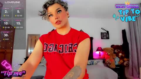 Snapshot of jujubee_lander chatting on 12-10-24, 01:33 Jujubee online show from 12-10-24, 01:33