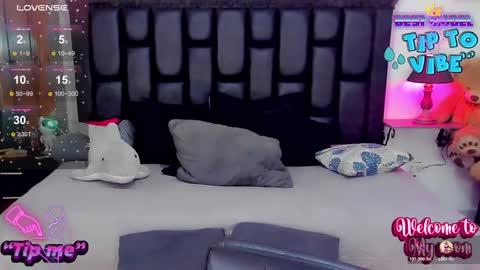 Snapshot of jujubee_lander chatting on 12-10-24, 04:38 Jujubee online show from 12-10-24, 04:38