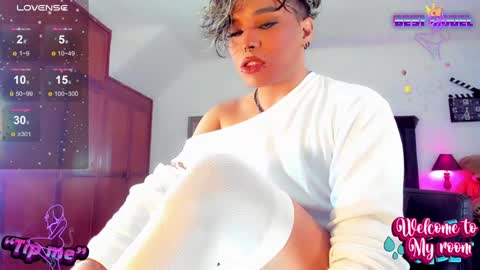 Snapshot of jujubee_lander chatting on 12-15-24, 01:43 Jujubee online show from 12-15-24, 01:43