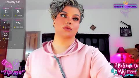 Snapshot of jujubee_lander chatting on 12-21-24, 03:42 Jujubee online show from 12-21-24, 03:42