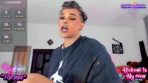 Snapshot of jujubee_lander chatting on 01-07-25, 07:06 Jujubee online show from 01-07-25, 07:06