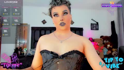 Snapshot of jujubee_lander chatting on 01-09-25, 03:44 Jujubee online show from 01-09-25, 03:44