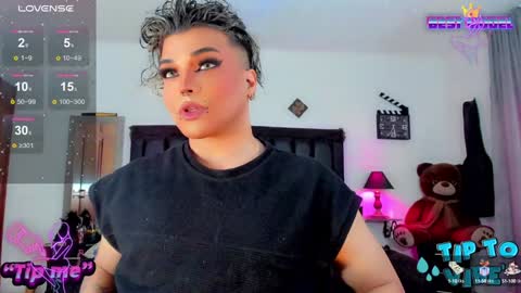 Snapshot of jujubee_lander chatting on 01-19-25, 02:06 Jujubee online show from 01-19-25, 02:06