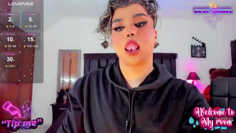 Snapshot of jujubee_lander chatting on 01-26-25, 05:13 Jujubee online show from 01-26-25, 05:13