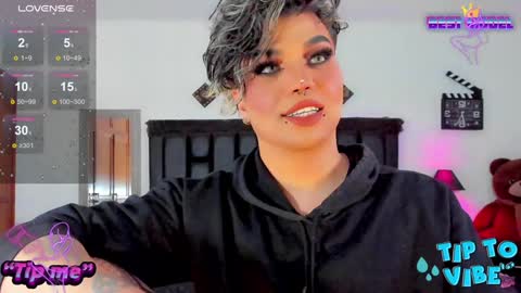 Snapshot of jujubee_lander chatting on 01-26-25, 08:23 Jujubee online show from 01-26-25, 08:23