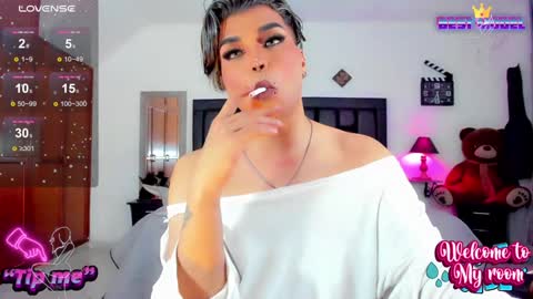 Snapshot of jujubee_lander chatting on 01-30-25, 05:17 Jujubee online show from 01-30-25, 05:17