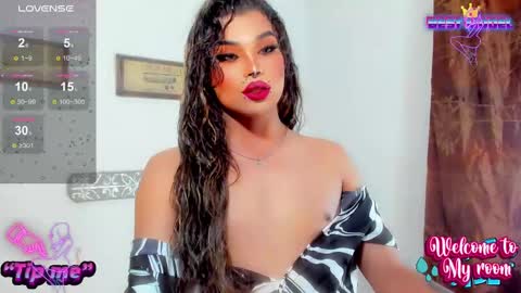 Snapshot of jujubee_lander chatting on 09-29-25, 04:01 Jujubee online show from 09-29-25, 04:01