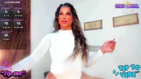 Snapshot of jujubee_lander chatting on 10-18-25, 11:11 Jujubee online show from 10-18-25, 11:11