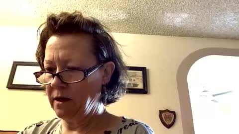 Snapshot of jujukitty chatting on 10-20-25, 04:07 JuJuKitty online show from 10-20-25, 04:07