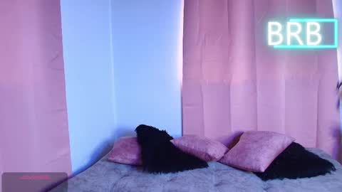 Jules and Gia online show from 02-01-26, 03:43