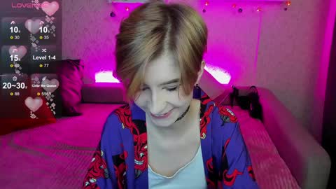 Snapshot of julescrown chatting on 12-10-24, 01:00 Jules online show from 12-10-24, 01:00