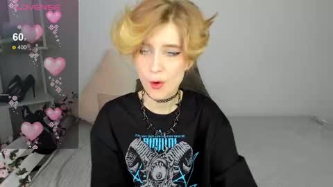 Snapshot of julescrown chatting on 03-04-25, 01:12 Jules online show from 03-04-25, 01:12