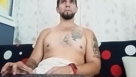 juleslake2 online show from 11-19-25, 03:45