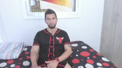 Snapshot of juleslatin122 chatting on 01-26-25, 12:01 Jules online show from 01-26-25, 12:01