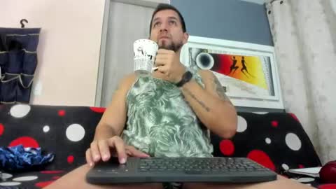 Snapshot of juleslatin122 chatting on 06-25-26, 11:37 Jules online show from 06-25-26, 11:37