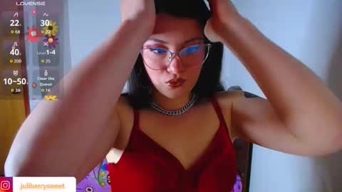 Juliana online show from 10-25-25, 03:47