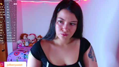 Snapshot of juli05star chatting on 05-10-26, 09:53 Juliana online show from 05-10-26, 09:53