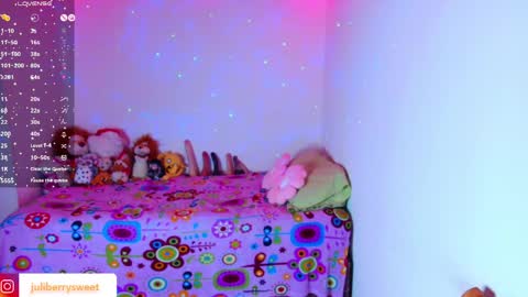 Snapshot of juli05star chatting on 05-23-26, 10:58 Juliana online show from 05-23-26, 10:58