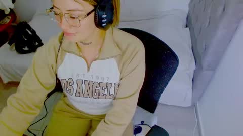  Juliana Torres  online show from 09-16-25, 06:42