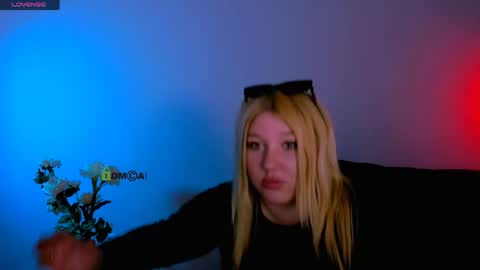 juli kisss online show from 06-10-26, 10:25