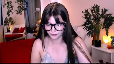 julia485262 online show from 06-12-26, 11:42