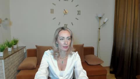 Snapshot of julia__cherry_ chatting on 01-11-25, 11:23 julia__cherry_ online show from 01-11-25, 11:23