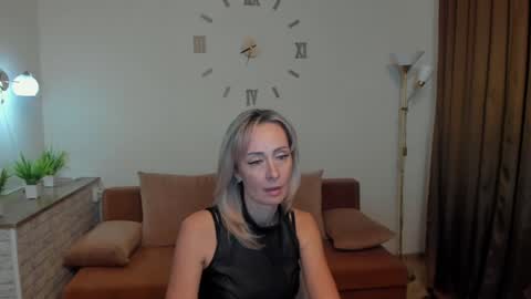 Snapshot of julia__cherry_ chatting on 02-07-25, 03:52 julia__cherry_ online show from 02-07-25, 03:52