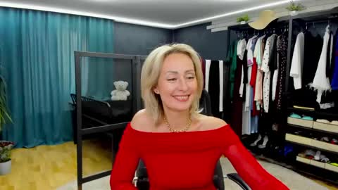 julia__cherry_ online show from 05-31-26, 01:18