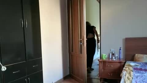 julia_giulia online show from 10-11-25, 01:42