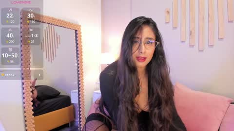 J U L IA   M A R T I N E Z online show from 02-08-25, 11:22