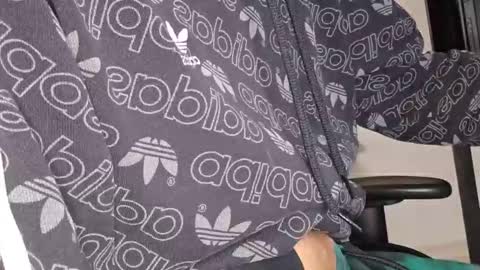 julia_official online show from 09-29-25, 04:50