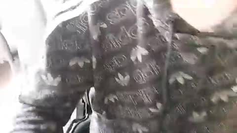 julia_official online show from 02-13-26, 12:01