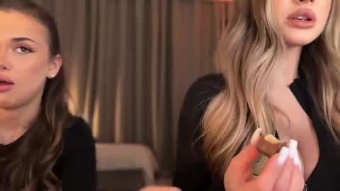 Julia R Le online show from 02-05-26, 06:23