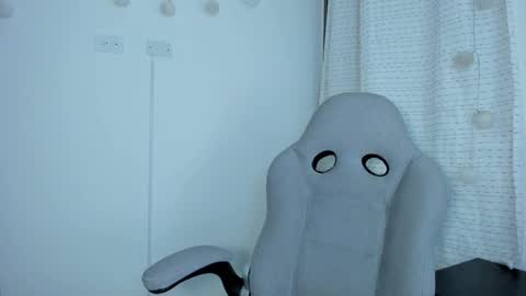 julia_strauns online show from 02-11-25, 09:53