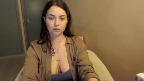 juliagraceof online show from 02-14-26, 07:54