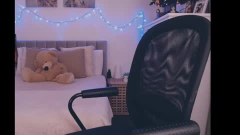 Snapshot of julialiones chatting on 12-26-24, 03:31 julialiones online show from 12-26-24, 03:31