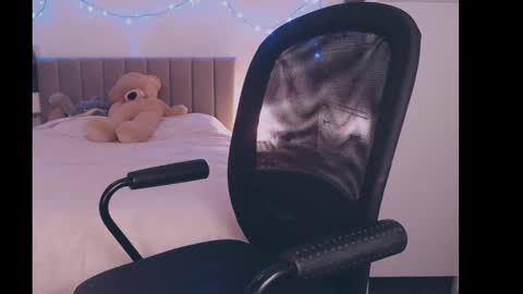 Snapshot of julialiones chatting on 01-08-25, 08:29 julialiones online show from 01-08-25, 08:29