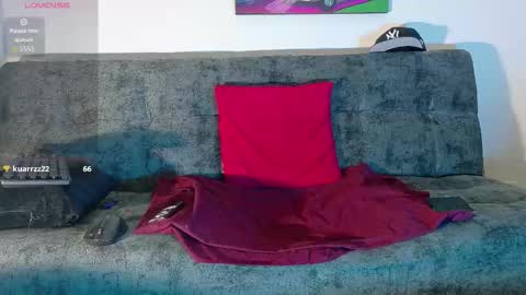 Julian independent model online show from 01-09-26, 09:01