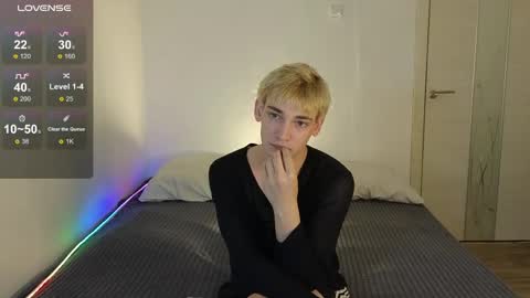 Snapshot of julian_win chatting on 04-23-26, 09:39 Eren online show from 04-23-26, 09:39