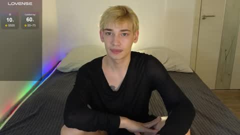 Snapshot of julian_win chatting on 04-24-26, 11:07 Eren online show from 04-24-26, 11:07